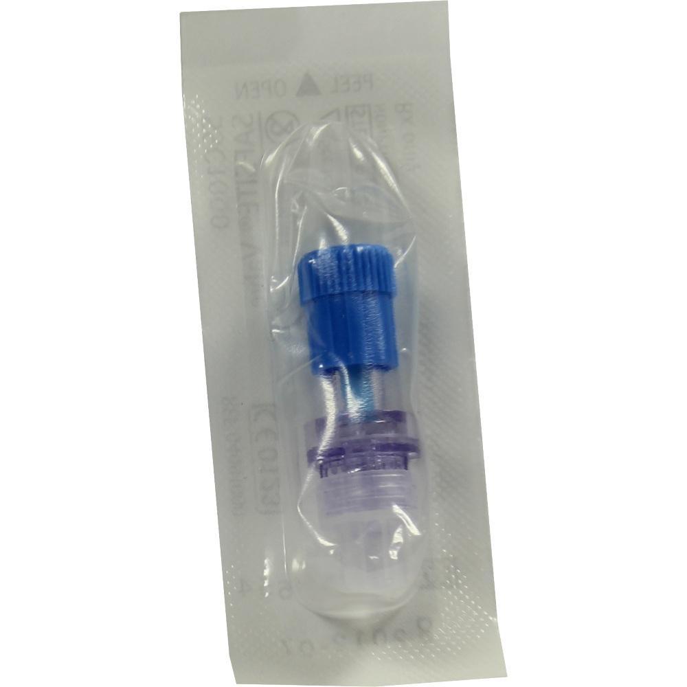 Verpackte blaue medizinische Kanüle in Plastik.