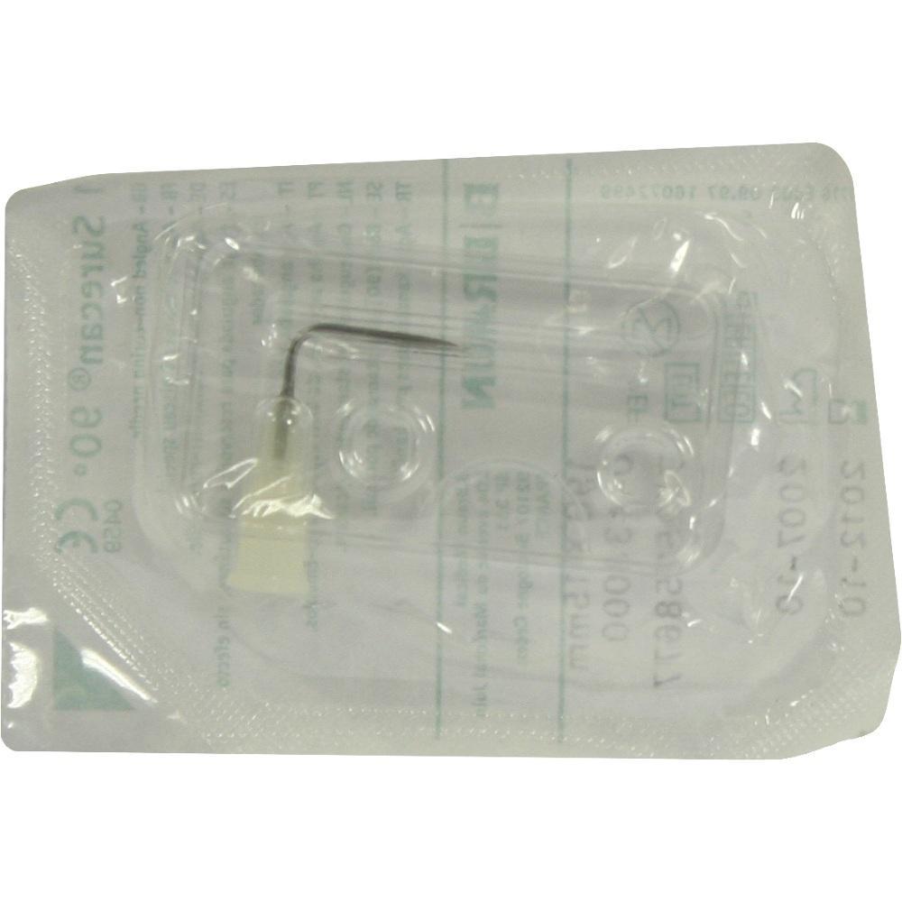 Eine verpackte Kanüle im Plastikblister.