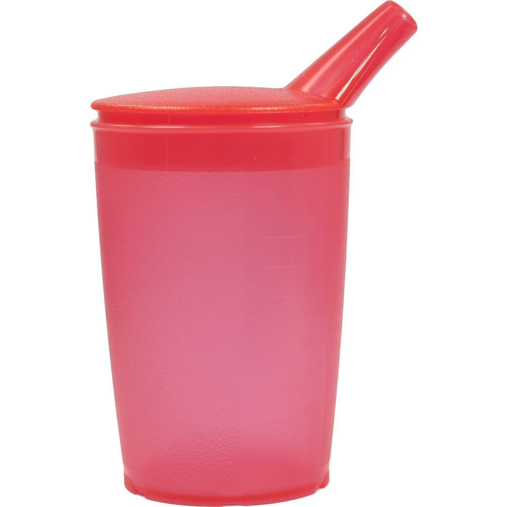 Ein roter Trinkbecher mit Deckel und schr&auml;gem Trinkaufsatz.