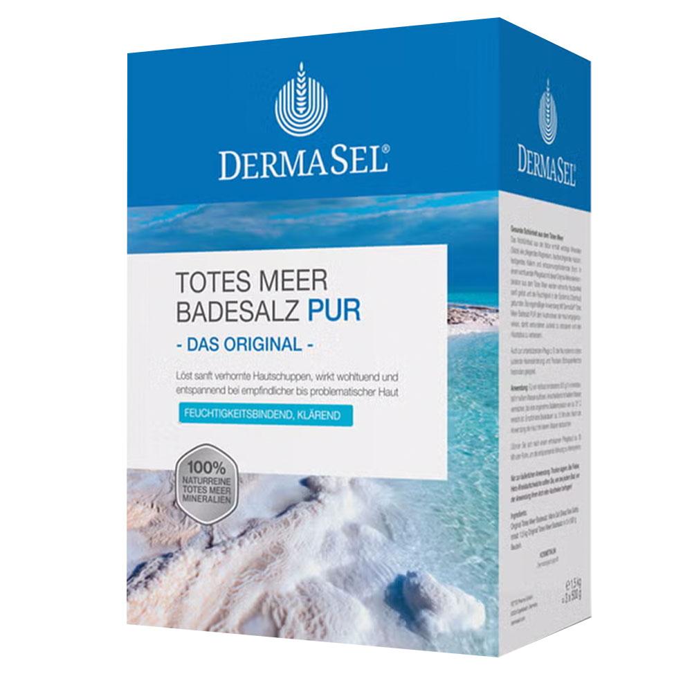Eine blaue Packung Totes Meer Badesalz von DermaSel mit Meeresbild.