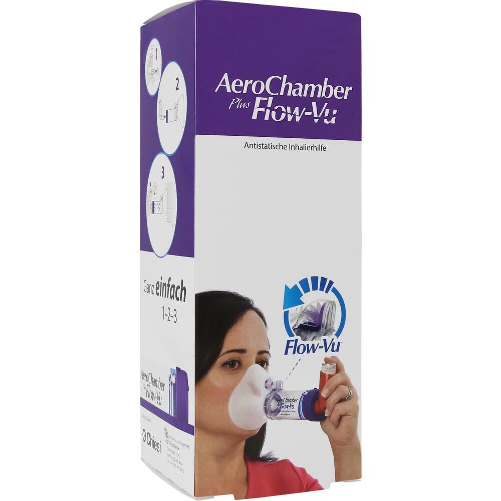 Eine Frau benutzt einen Inhalator mit einer Atemhilfe-Maske.